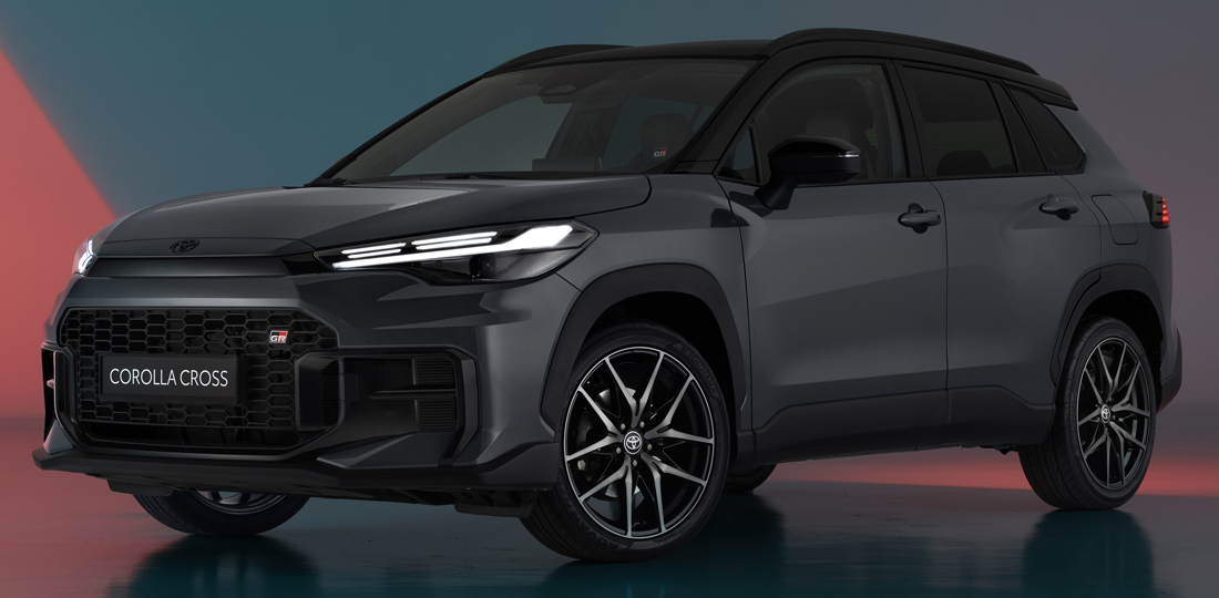 Toyota Corolla Cross 2025, il crossover ibrido della Casa giapponese si rinnova con più stile